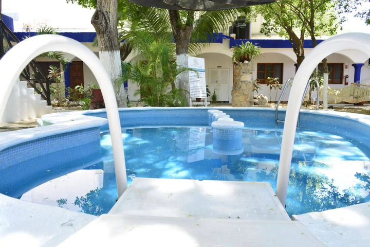 Pool 9 of 13