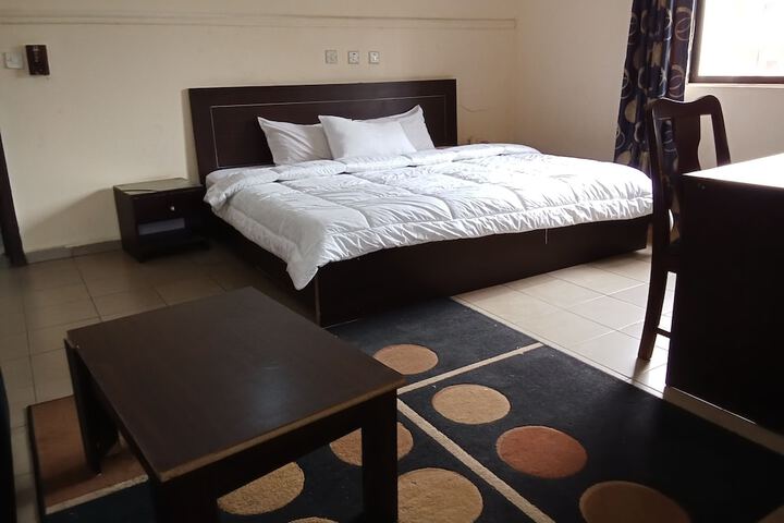 Room 18 of 39
