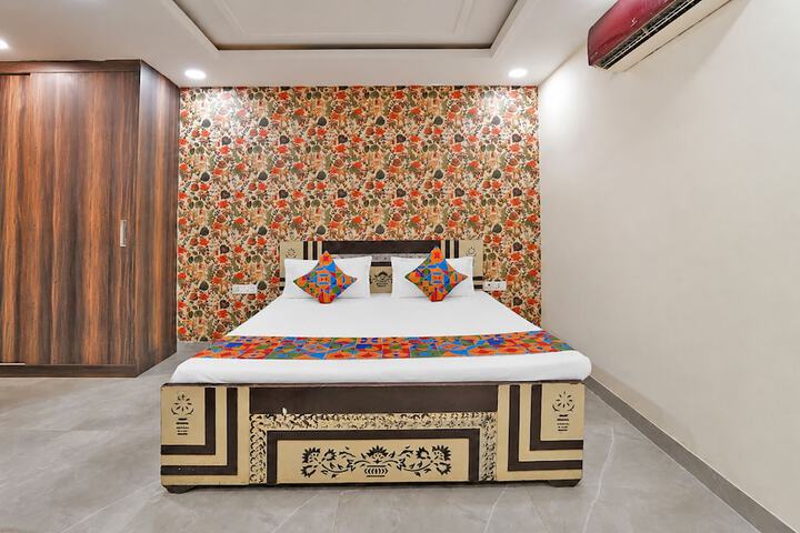 Room 16 of 28