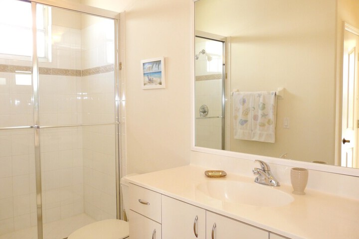 Room 16 of 24