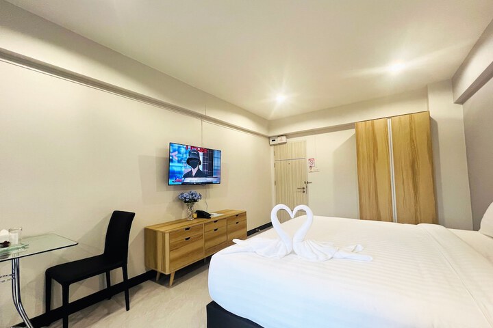 Room 8 of 20