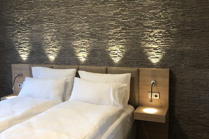 Room 7 of 11