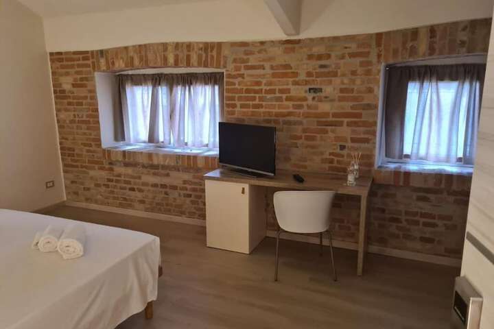Room 2 of 13