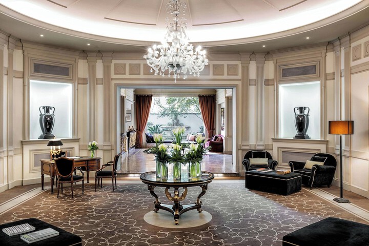 Entrance & Lobby