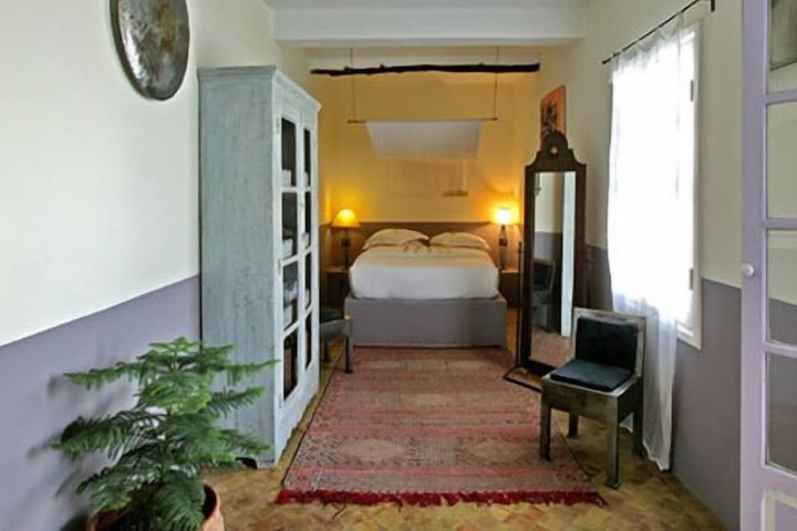 Room 24 of 69