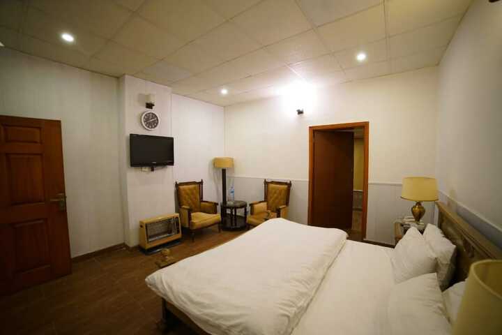 Room 17 of 54