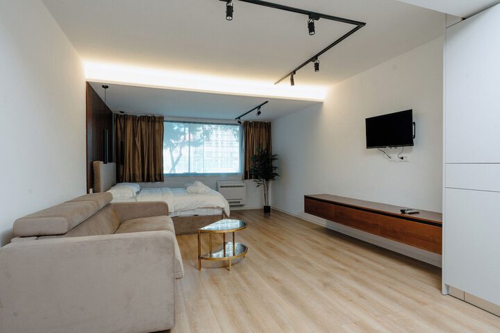Room 11 of 50