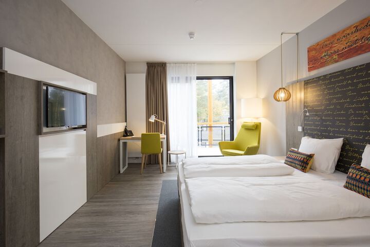 Room 34 of 103