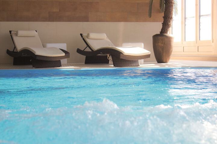 Pools & Facilities