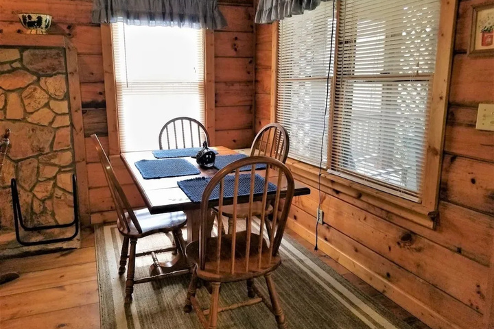 Room 4 of 9
