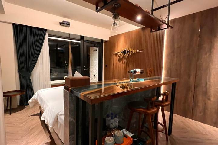 Room 80 of 147