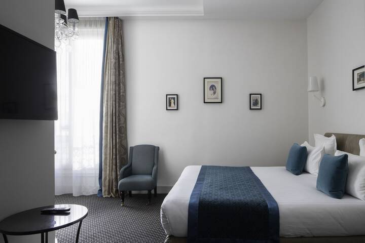 Room 32 of 74