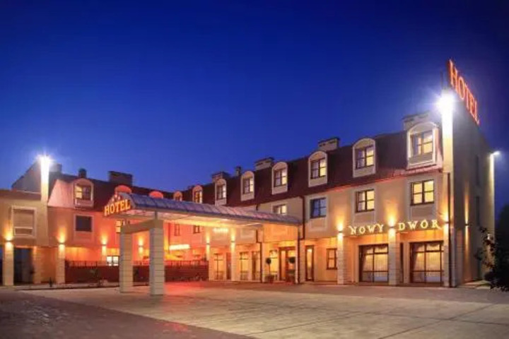 NOWY DWOR HOTEL ZACZERNIE