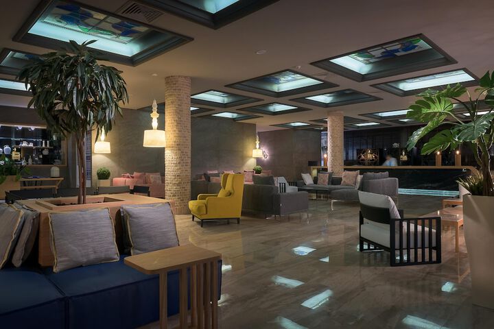 Hotel Interior 6 of 183