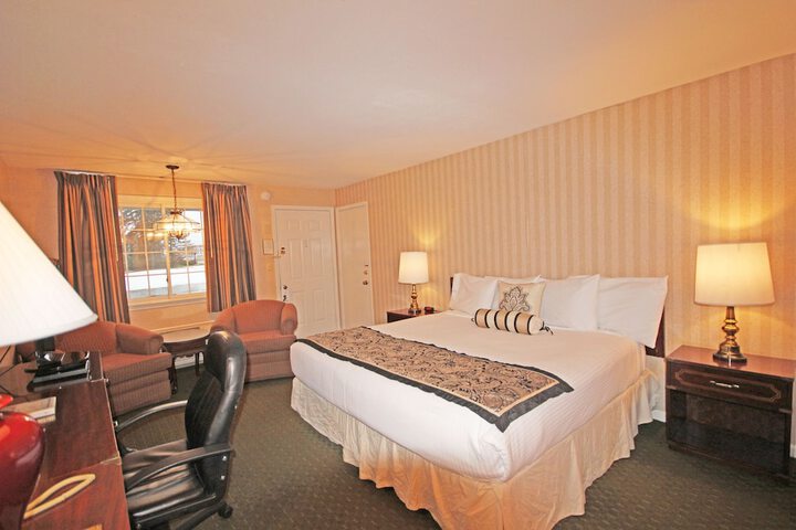 Standard | King Bed (2 of 4)