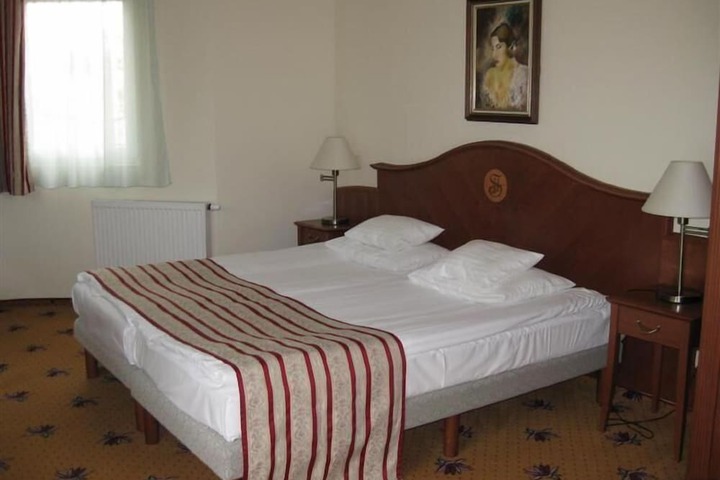 Room 15 of 58