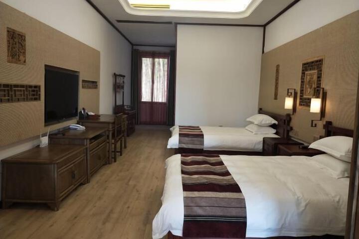 Room 33 of 37