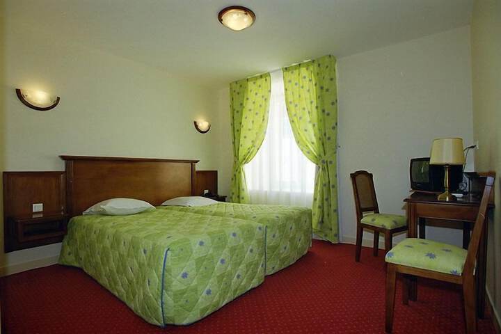Room 10 of 52