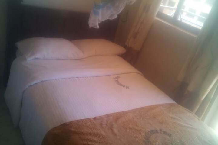 Room 8 of 18