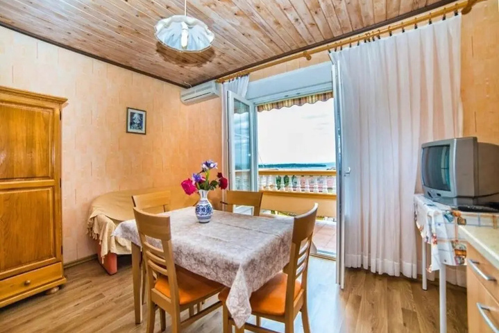 Room 3 of 16