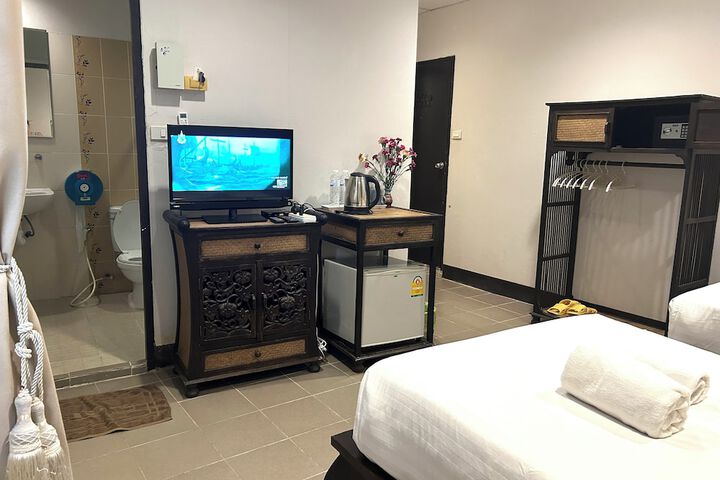 Room 16 of 62