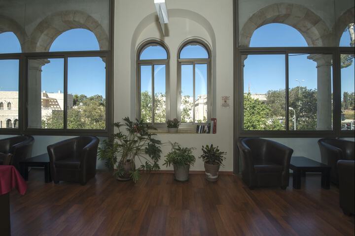 Entrance & Lobby