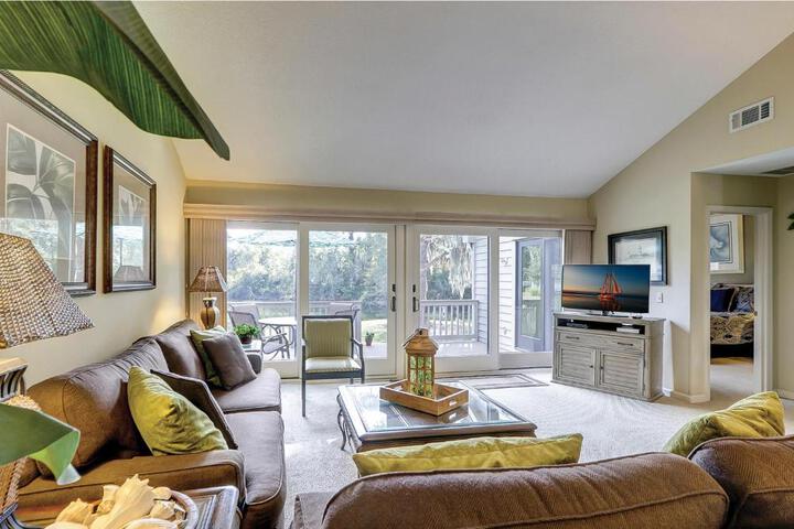 Image of Updated Baths w Tile Showers King 2 Twins sleeps 4 Bikes & Beach Gear included