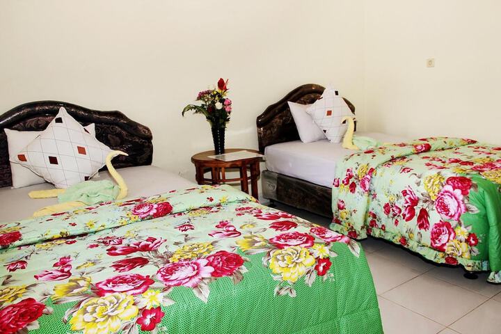 Room 8 of 32