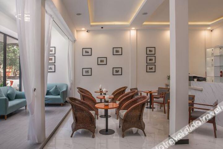 Hotel Interior 11 of 30