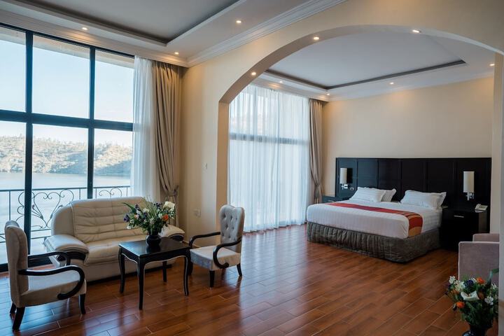 Room 5 of 29
