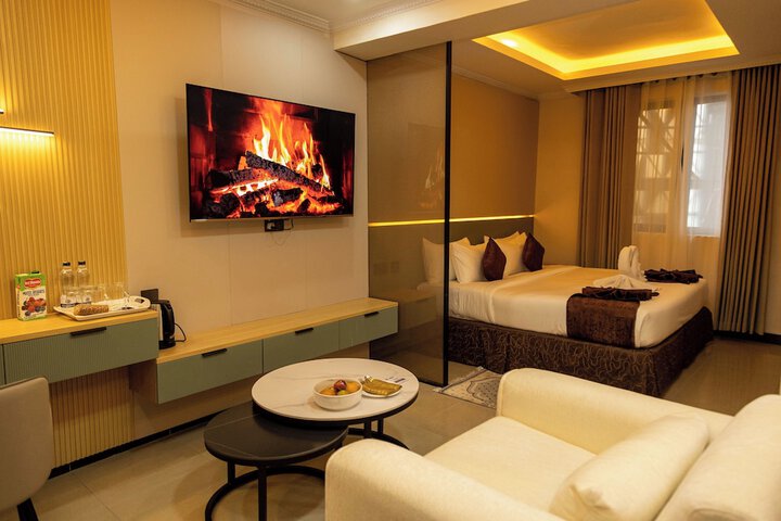 Room 3 of 24
