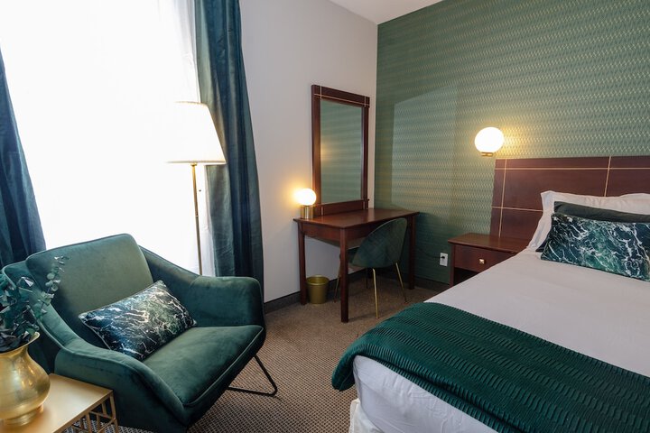 Room 53 of 87