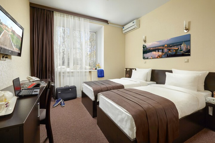 Room 12 of 35