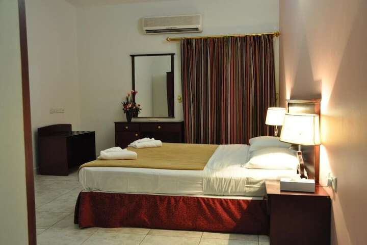 Room 7 of 24