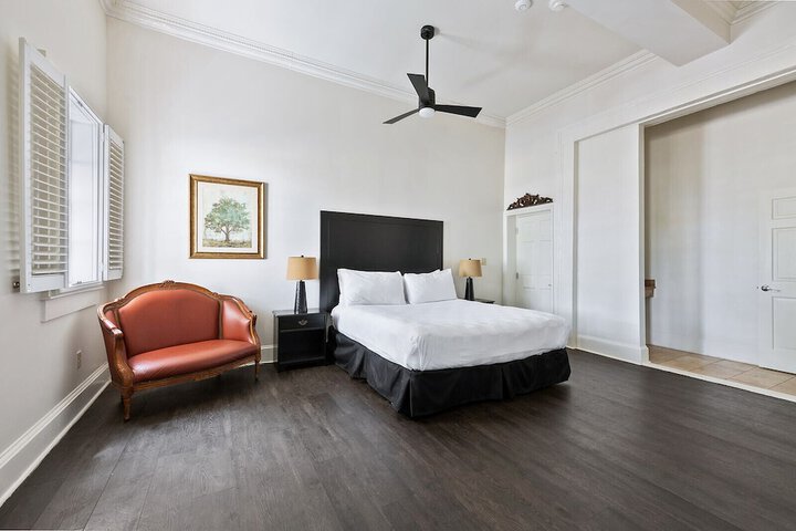 Room 8 of 69