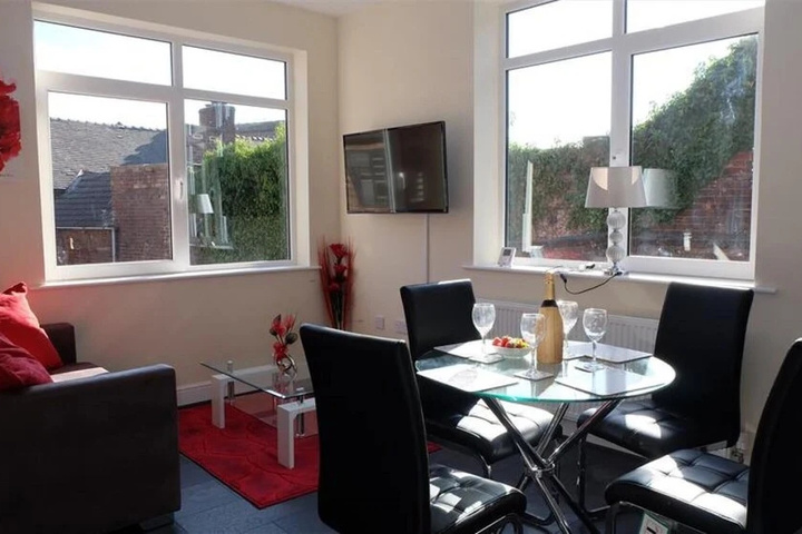 The Roaches Suite - Premier Serviced Accommodation
