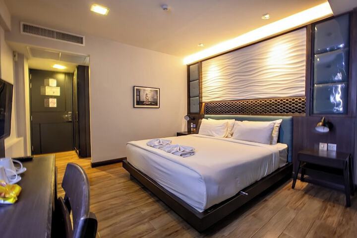 Room 8 of 31