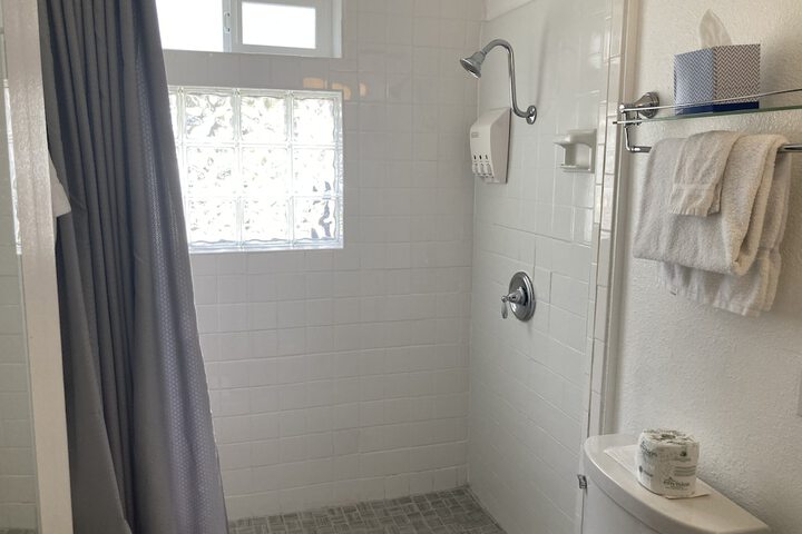 Room 100 of 150