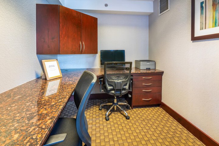 Business Center 46 of 51