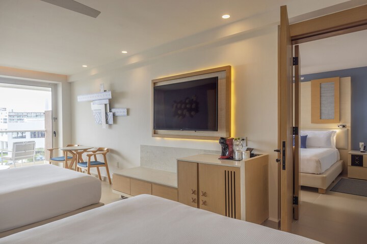 Room 40 of 98