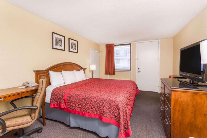 2 Double Beds (9 of 10)