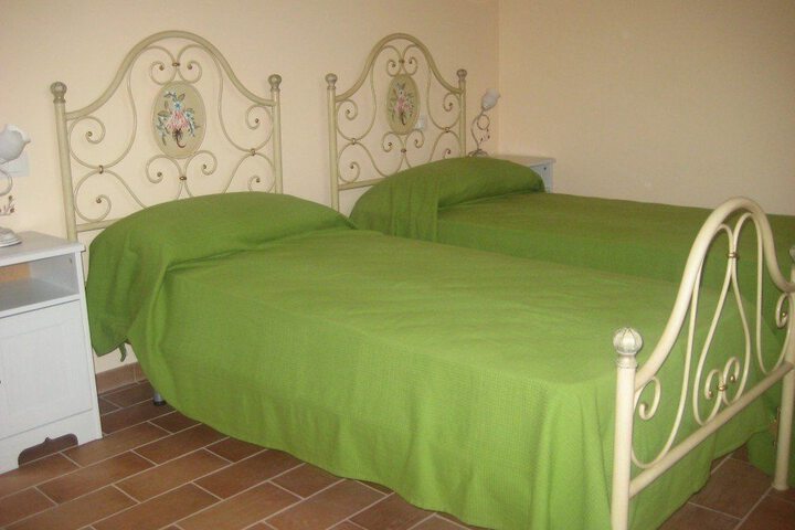 Room 3 of 37