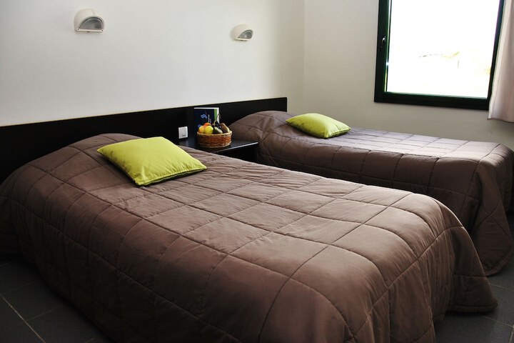 Room 3 of 34