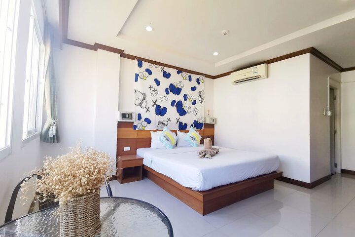 Room 8 of 43