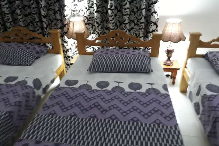 Room 5 of 12