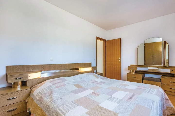 Room 3 of 13