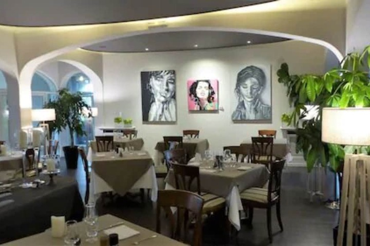 Dining Photos