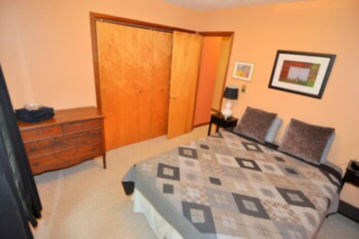 Room 28 of 32