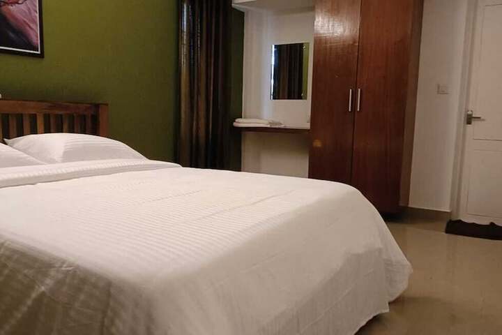 Room 4 of 41