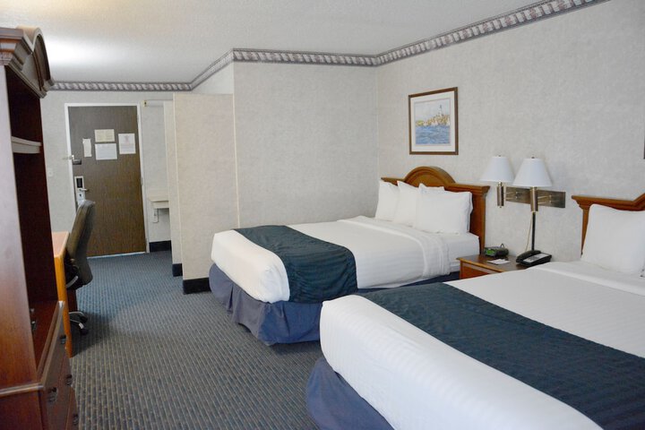 2 Queen Beds (9 of 9)